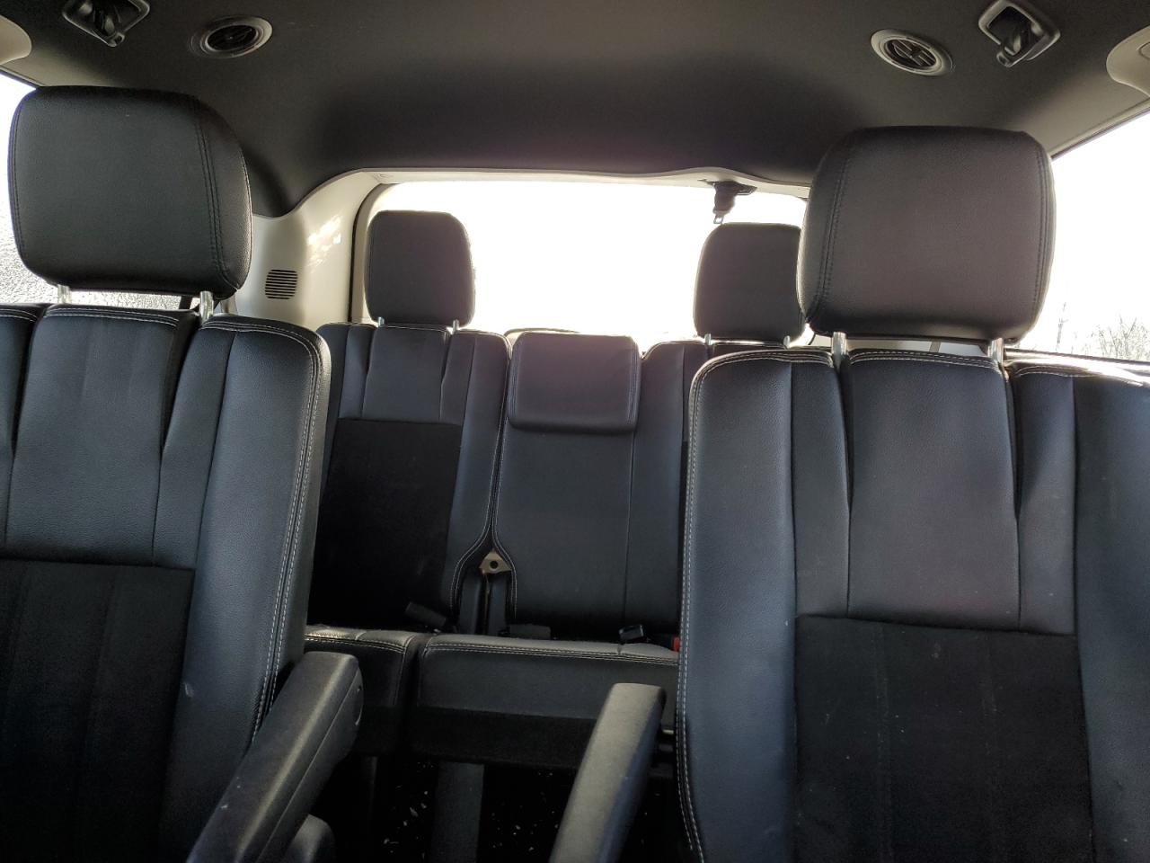 2019 Dodge Caravan - Image 10