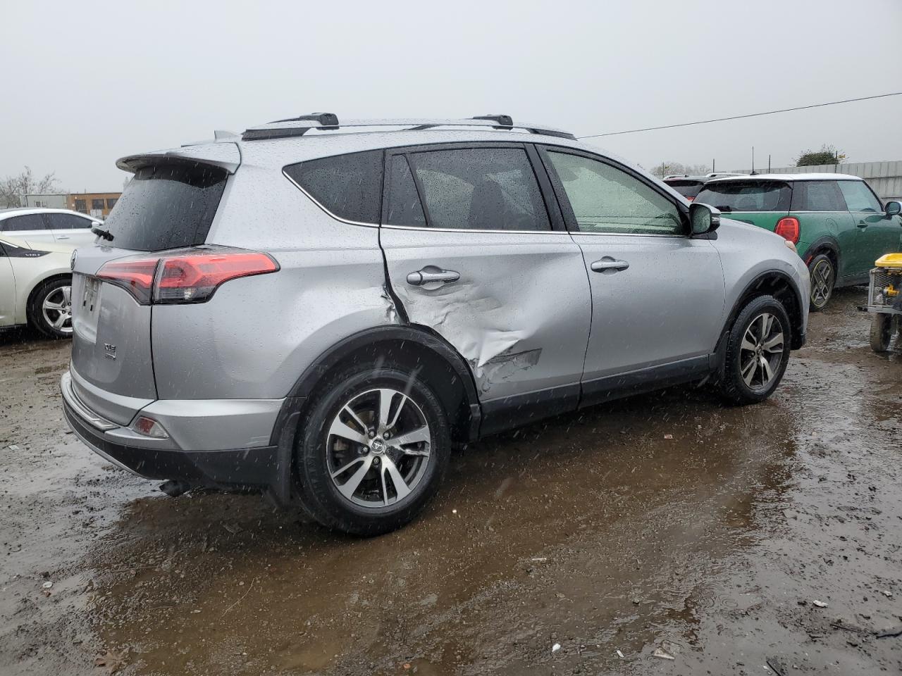 2018 Toyota RAV 4 - Image 3