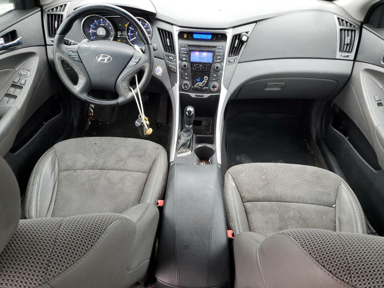 2013 Hyundai Sonata - Image 8