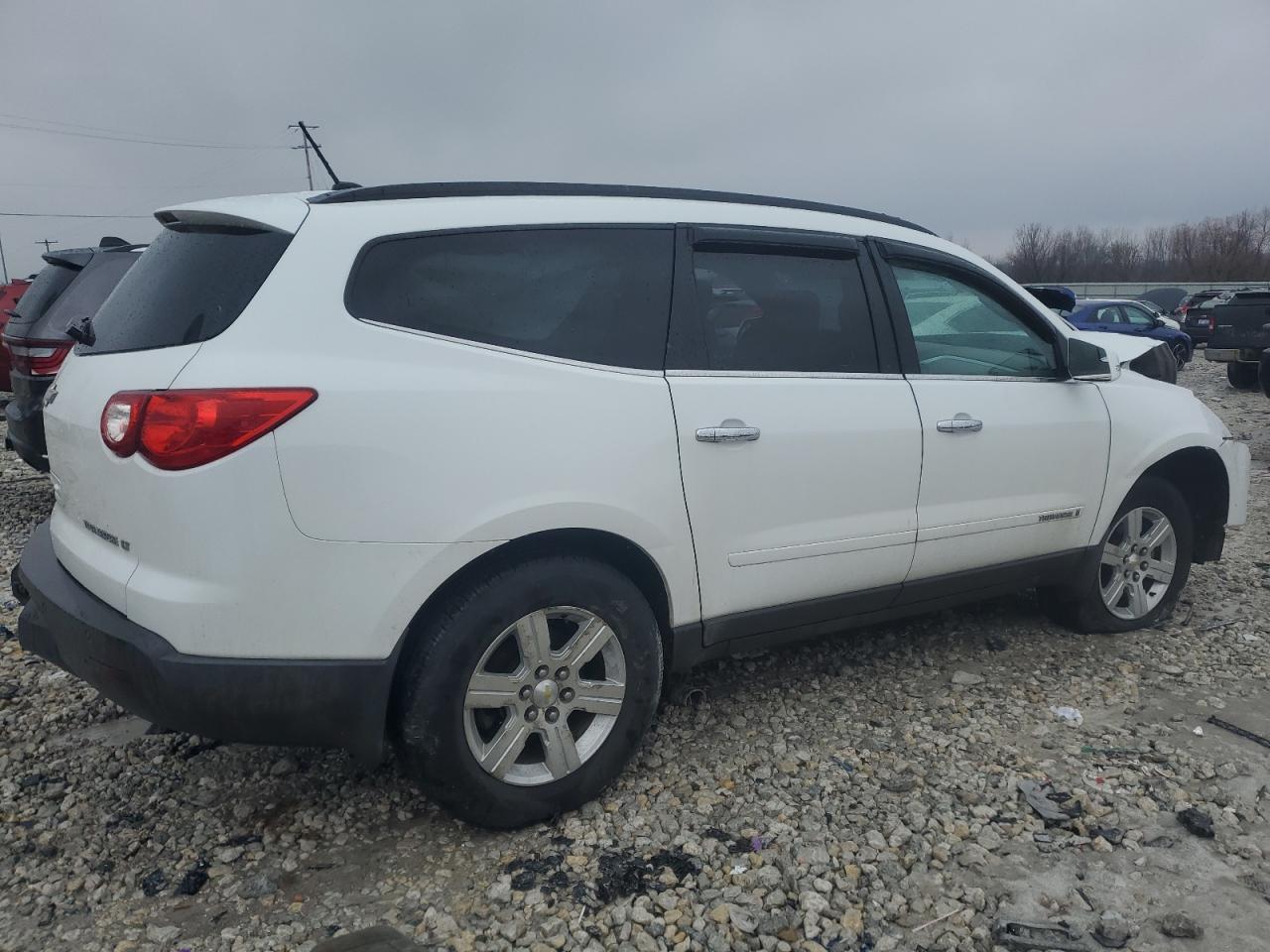 2009 Chevrolet Traverse - Image 3