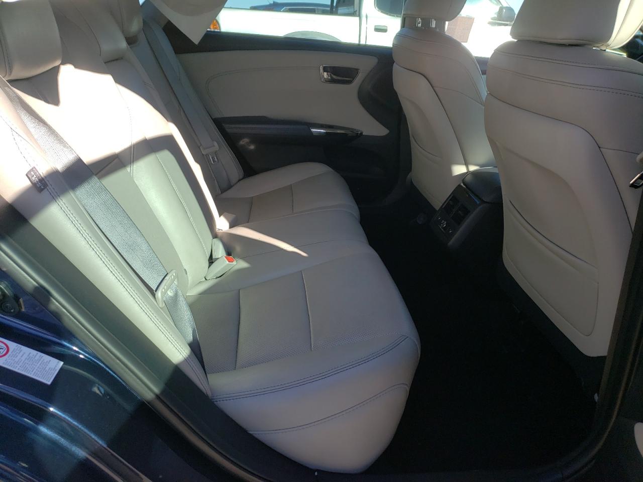 2014 Toyota Avalon - Image 10