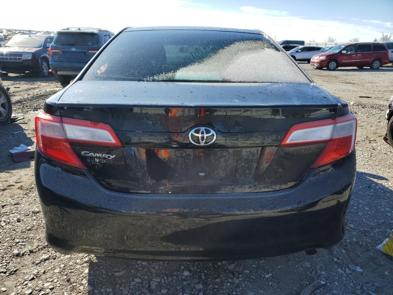 2014 Toyota Camry - Image 6