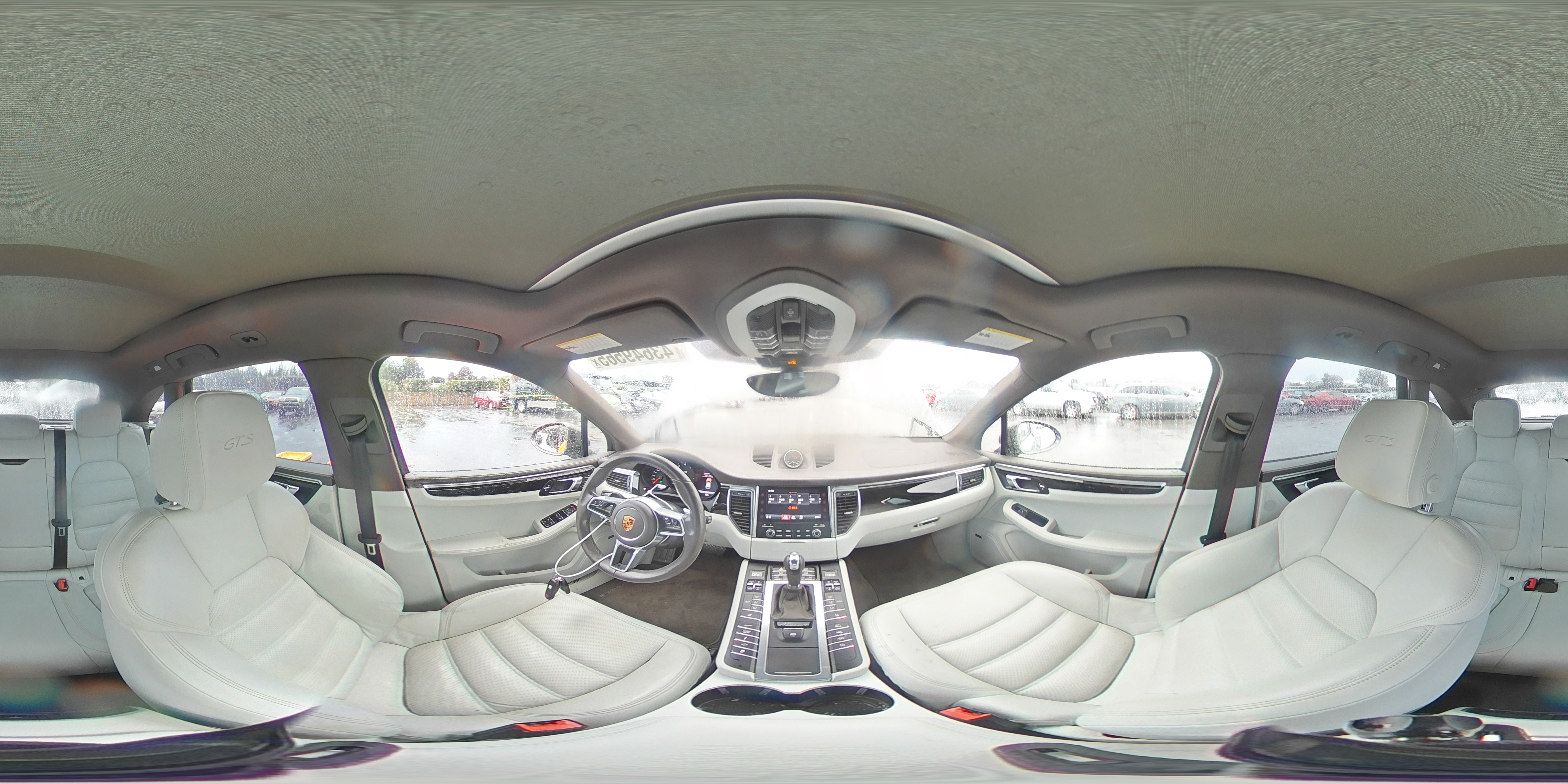 2018 Porsche Macan - Image 14