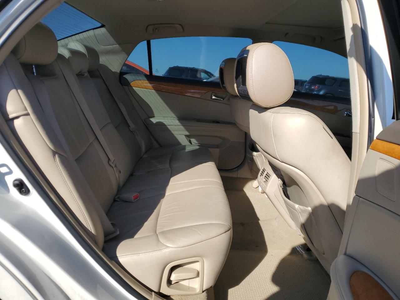 2006 Toyota Avalon - Image 10