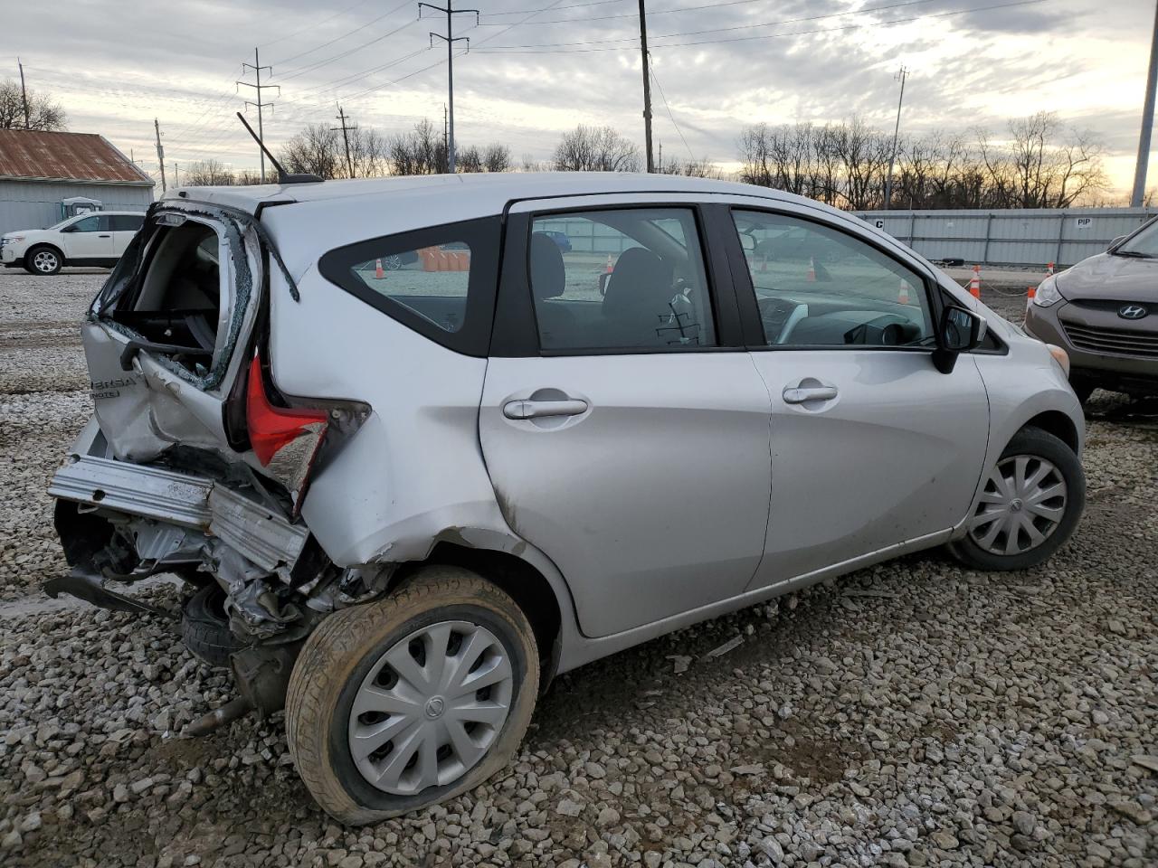 2016 Nissan Versa - Image 3