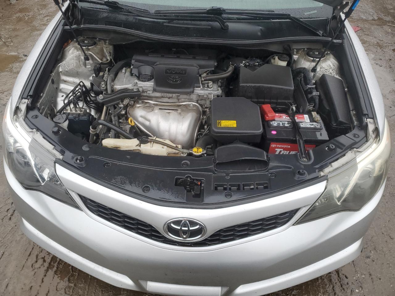 2012 Toyota Camry - Image 11