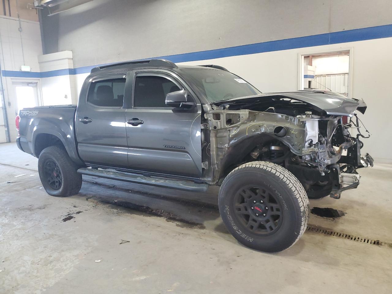 2017 Toyota Tacoma - Image 4