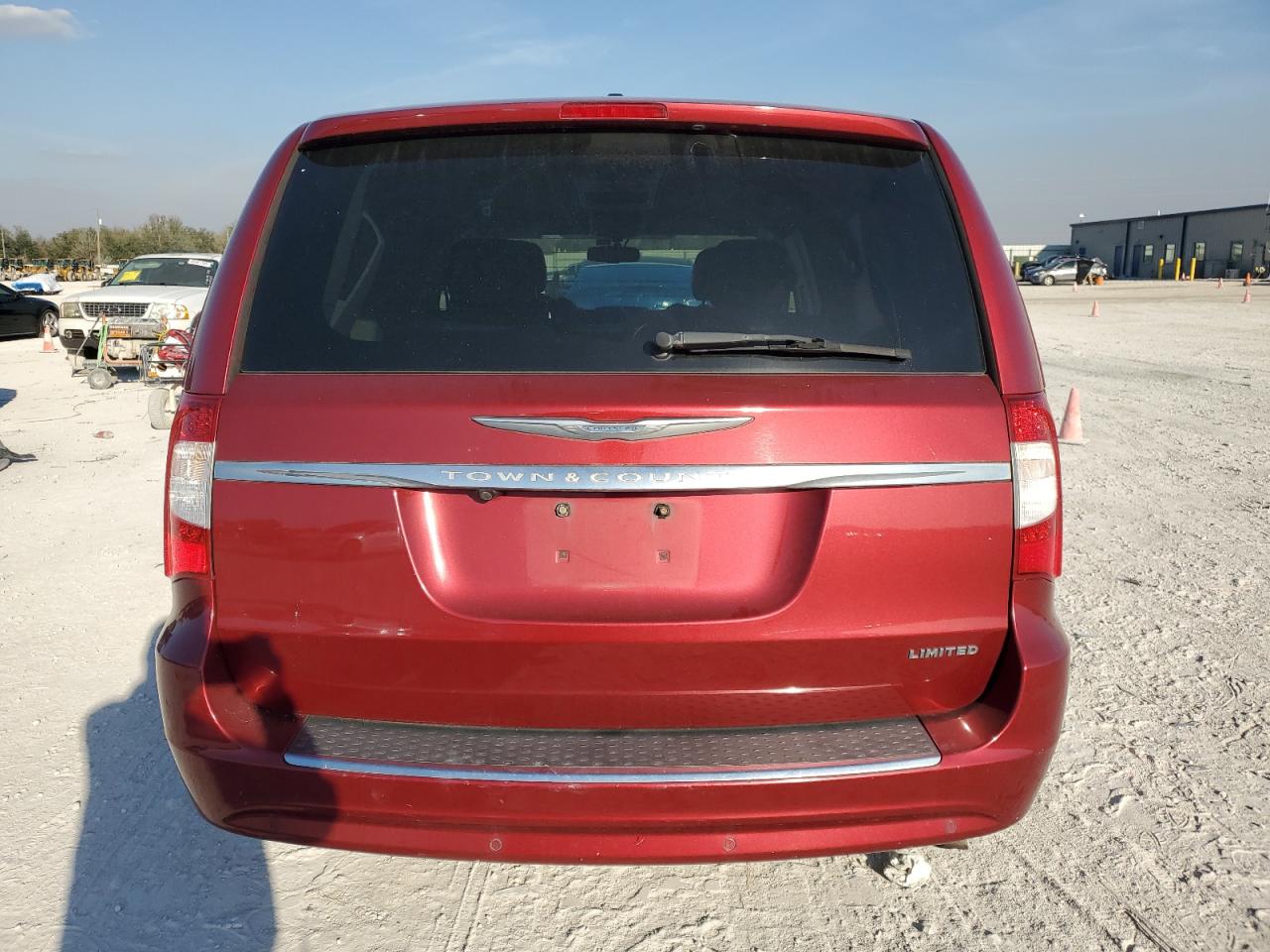 2011 Chrysler Town & Country - Image 6