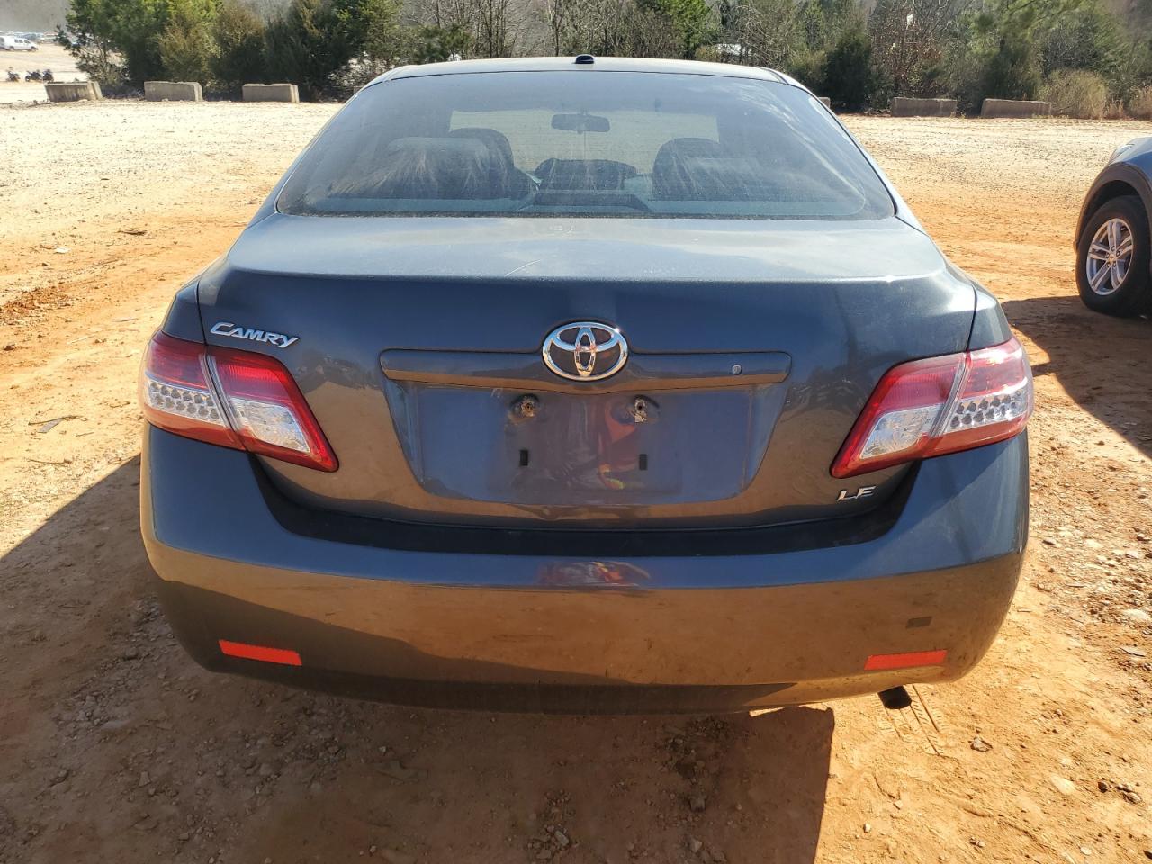 2011 Toyota Camry - Image 6