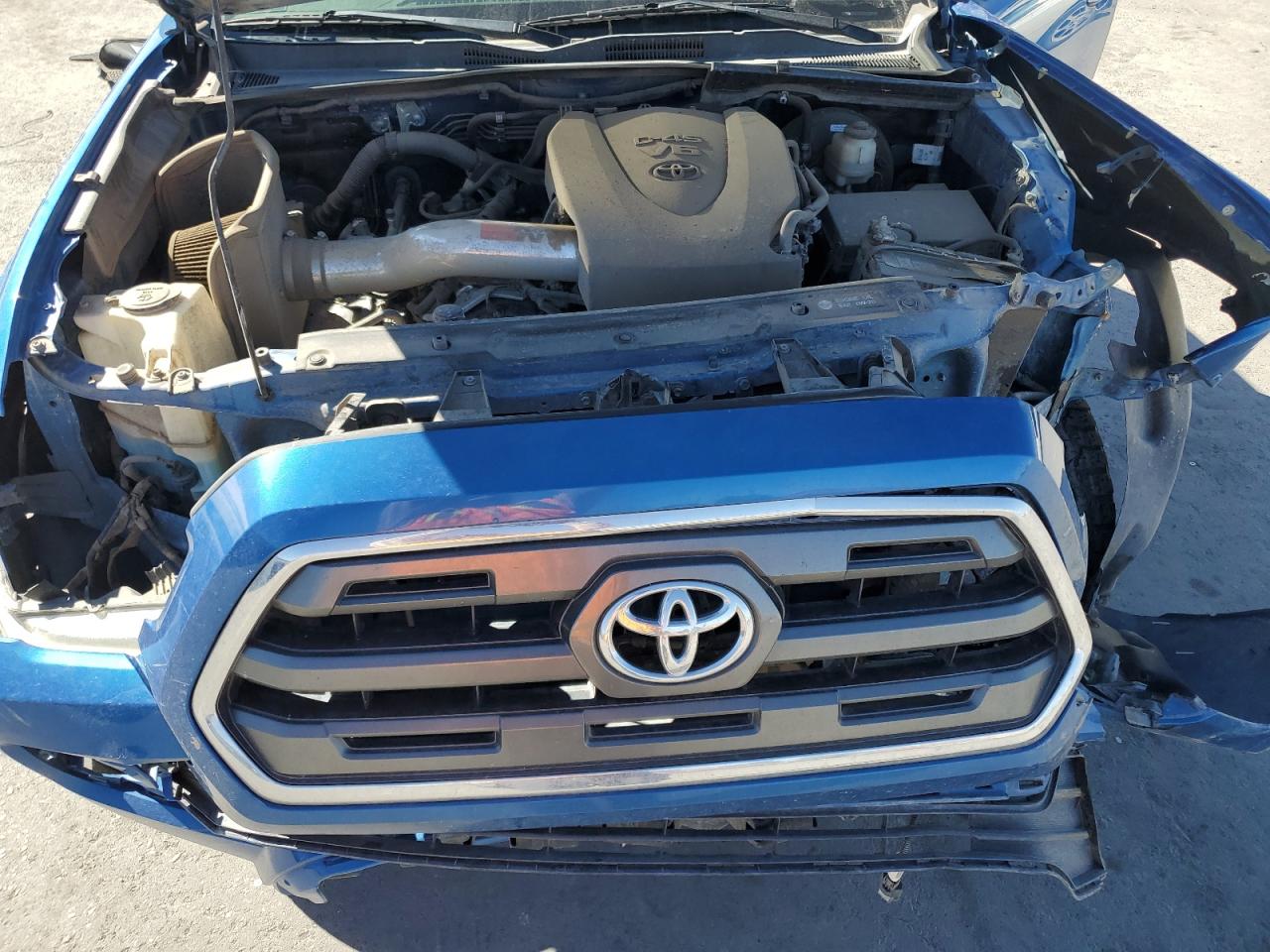 2016 Toyota Tacoma - Image 11