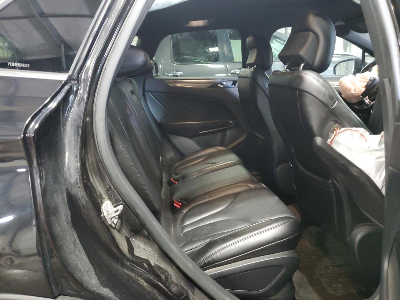 2017 Lincoln MKC - Image 12