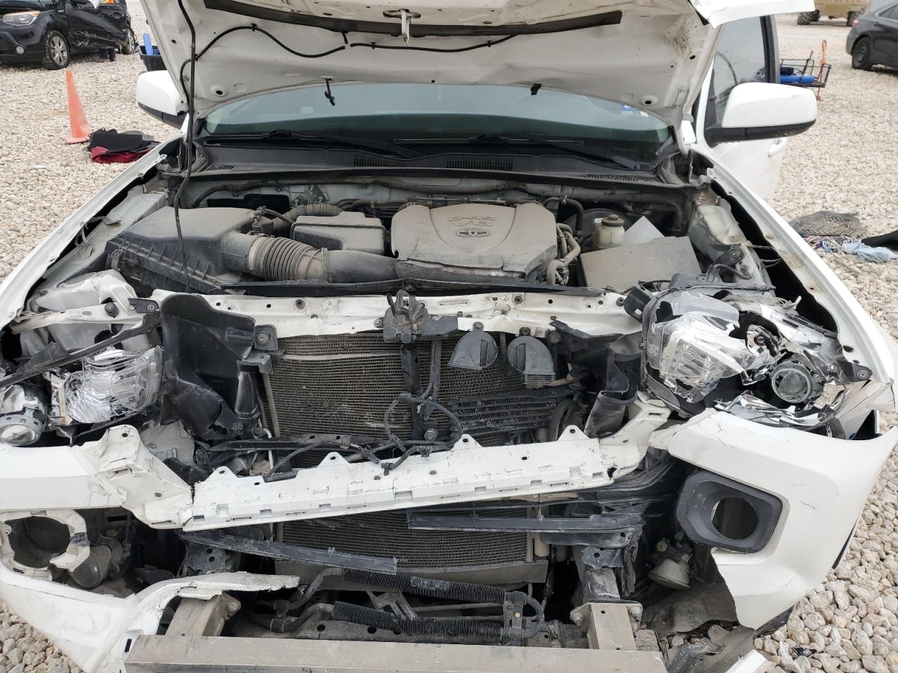 2017 Toyota Tacoma - Image 13