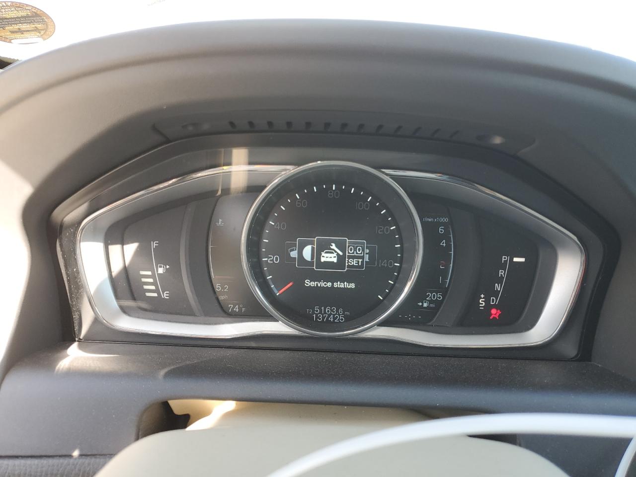 2016 Volvo XC60 - Image 9