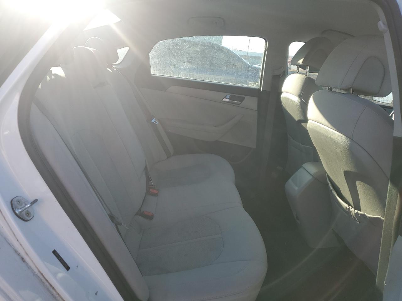 2016 Hyundai Sonata - Image 10