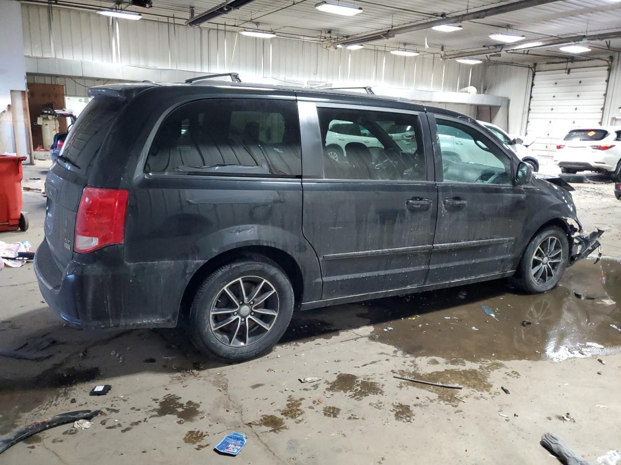 2017 Dodge Caravan - Image 3
