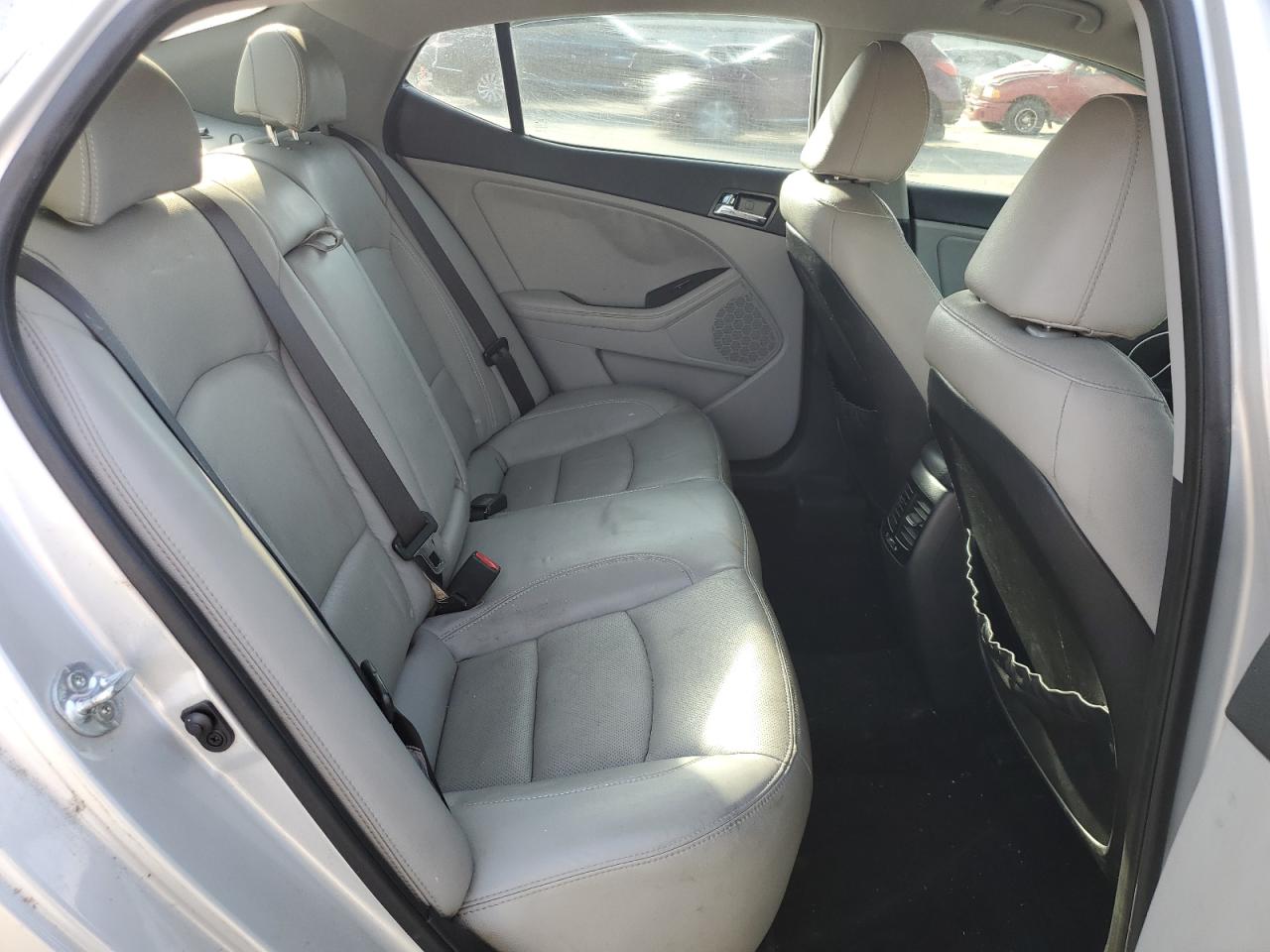 2012 Kia Optima - Image 11