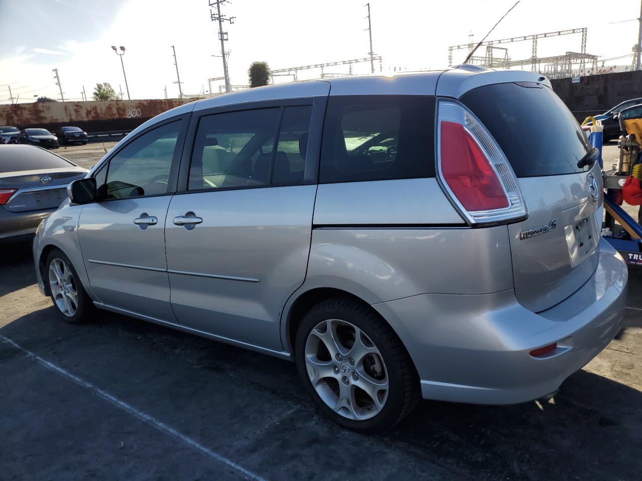 2009 Mazda 5 - Image 2