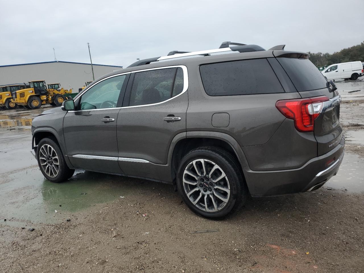 2020 GMC Acadia - Image 2