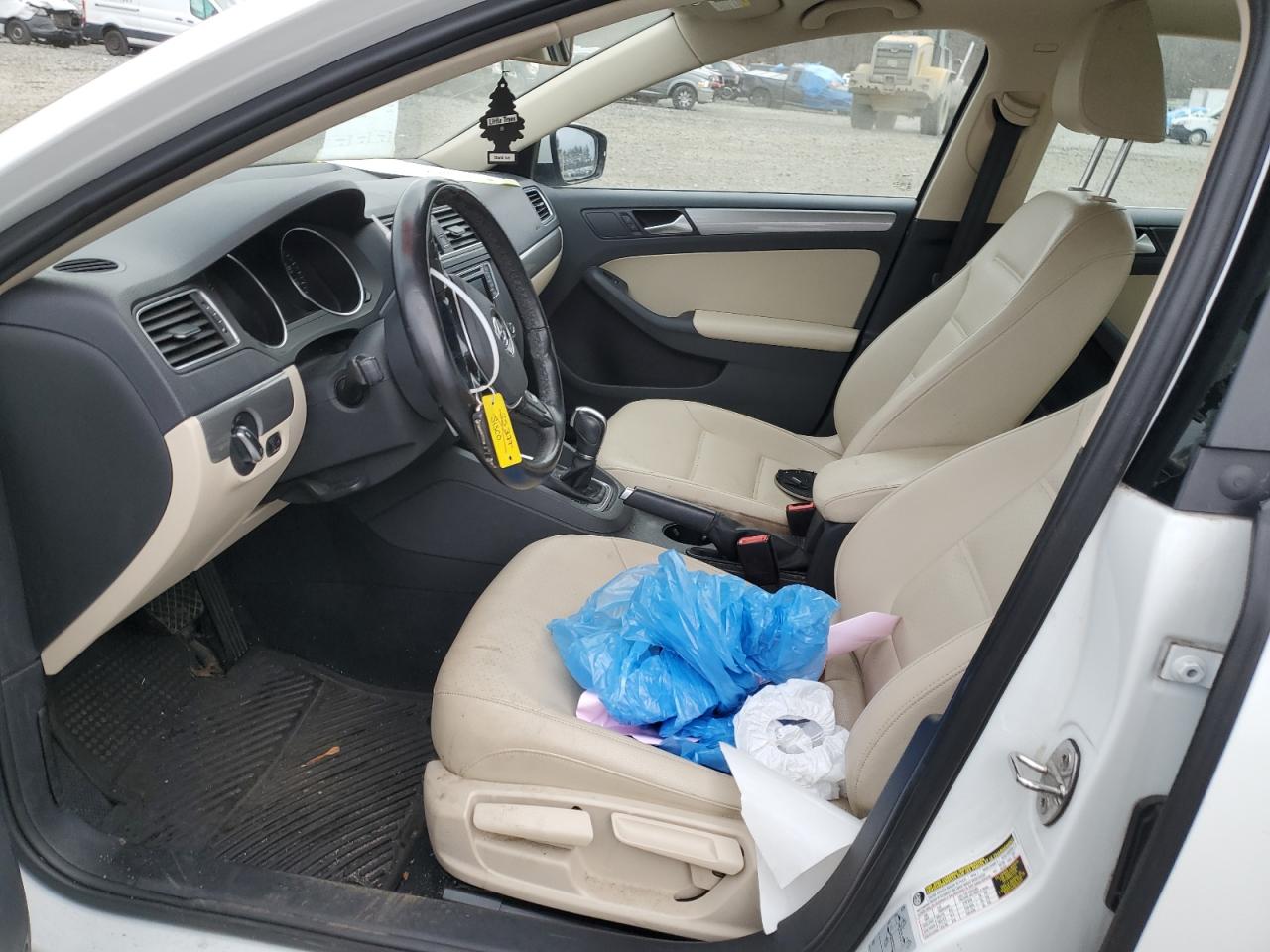 2018 Volkswagen Jetta - Image 7