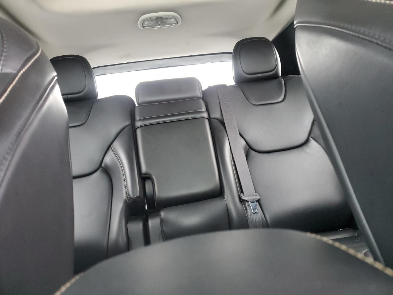2017 Jeep Grand Cherokee - Image 10