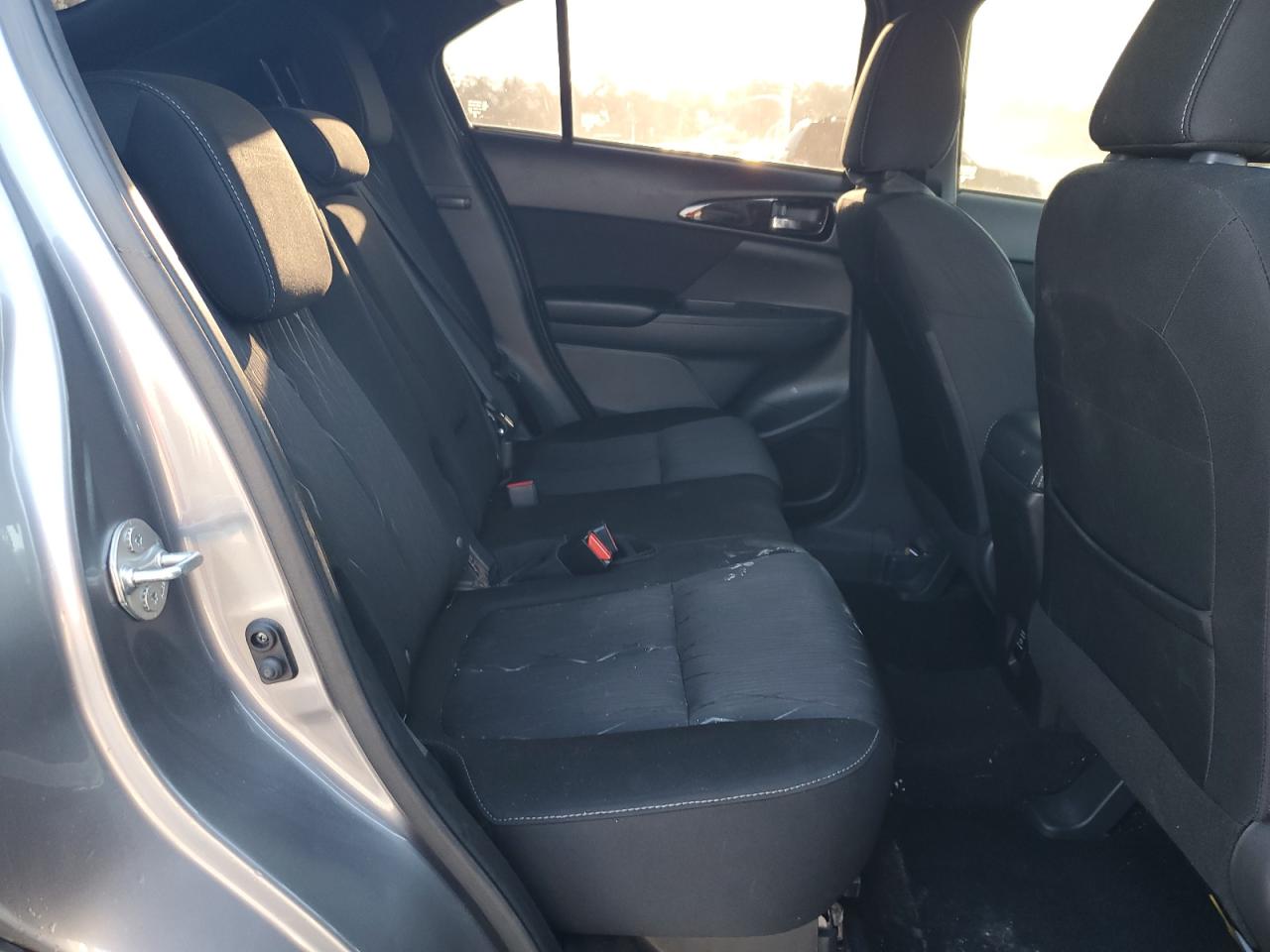 2019 Mitsubishi Eclipse - Image 11