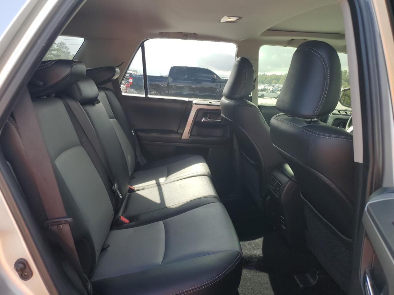 2017 Toyota 4Runner - Image 11