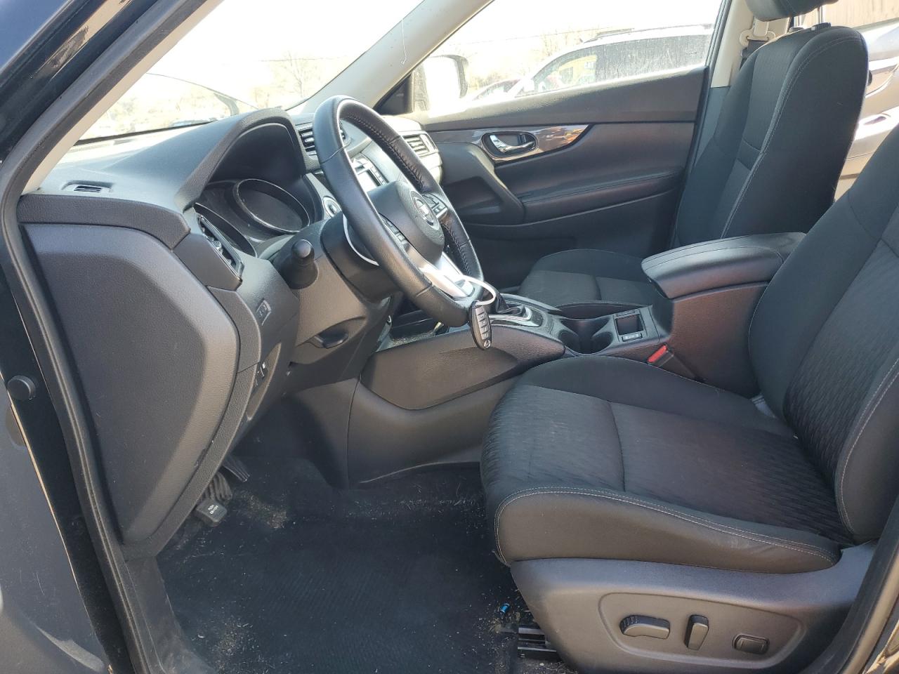2020 Nissan Rogue - Image 7