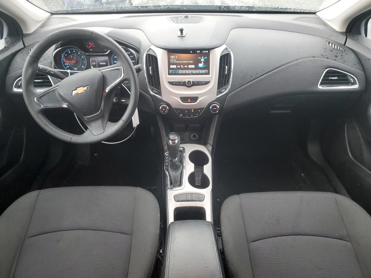 2018 Chevrolet Cruze - Image 8