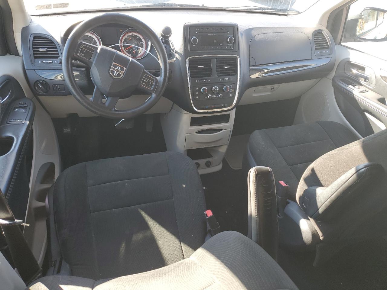 2012 Dodge Caravan - Image 8