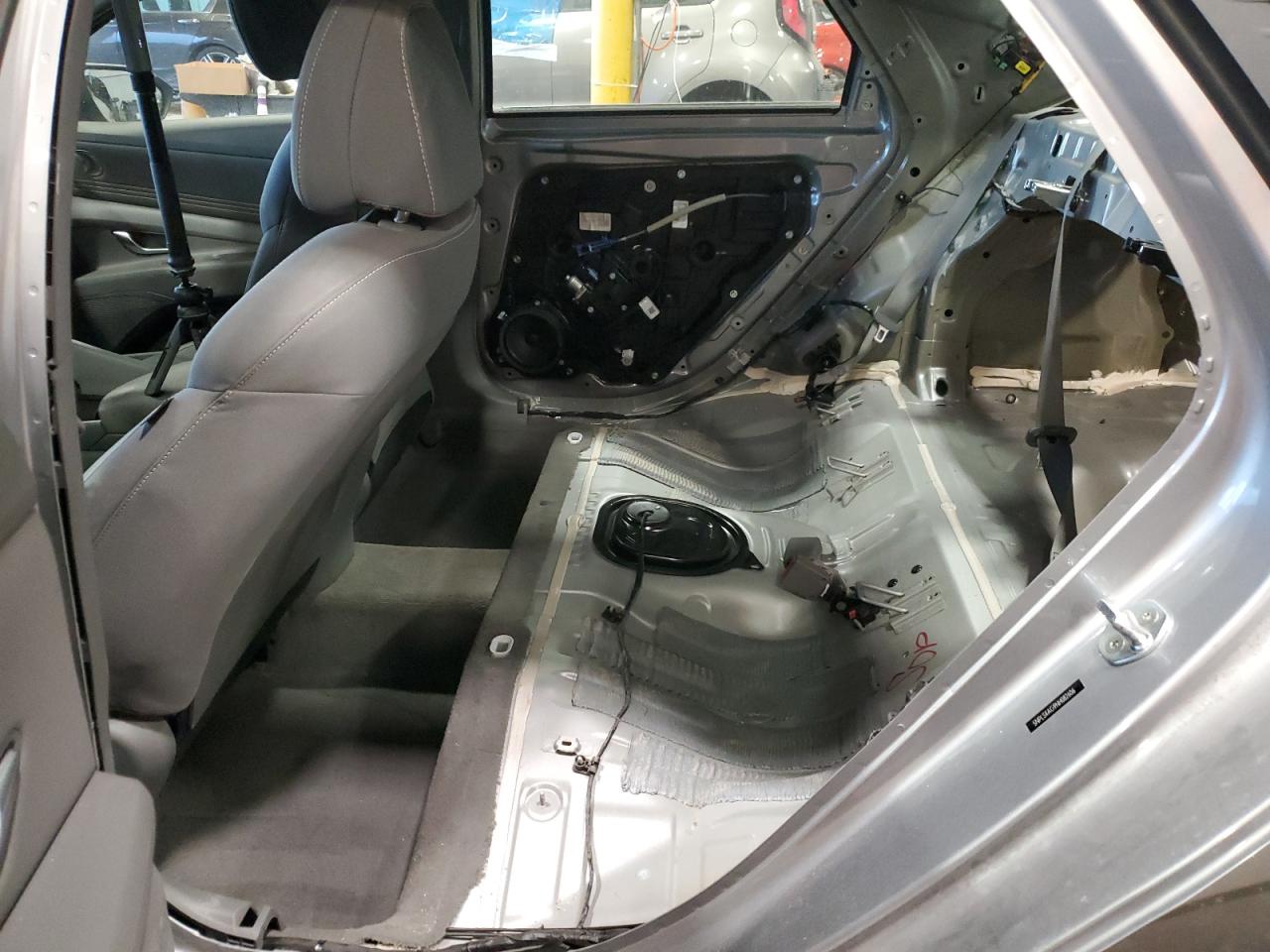 2022 Hyundai Elantra - Image 10