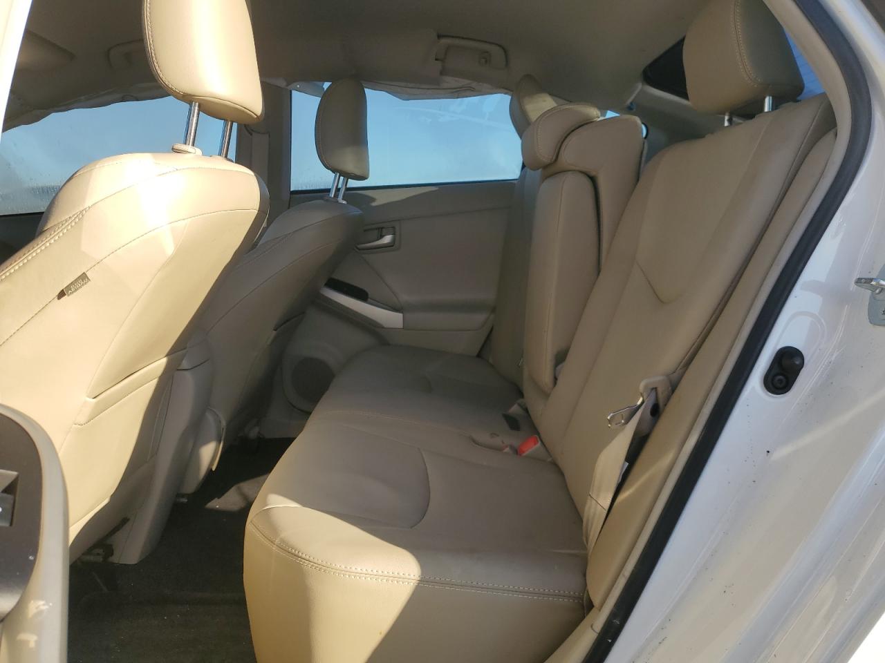 2014 Toyota Prius - Image 11