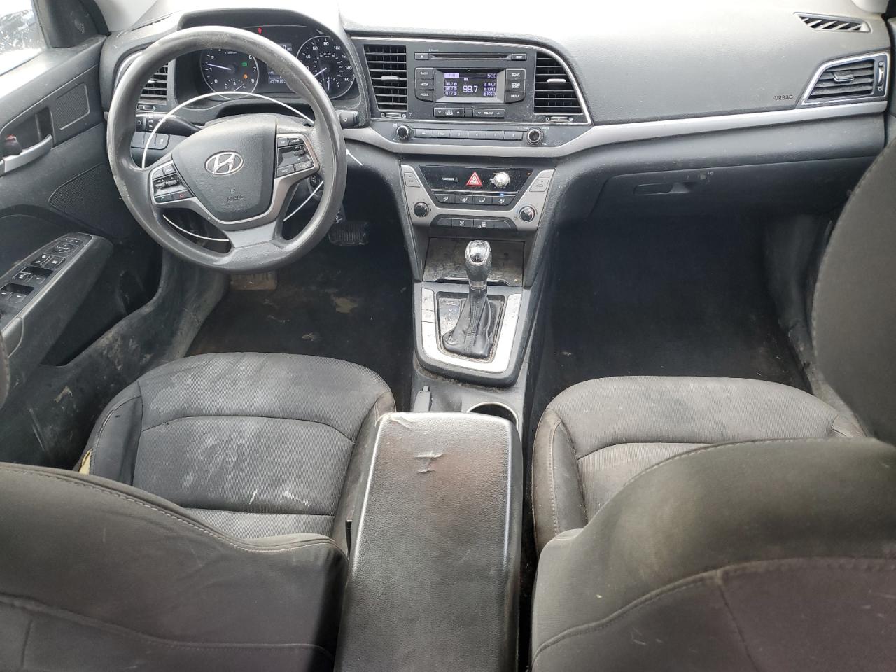 2018 Hyundai Elantra - Image 8