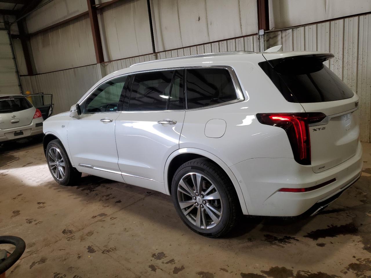 2022 Cadillac XT6 - Image 2