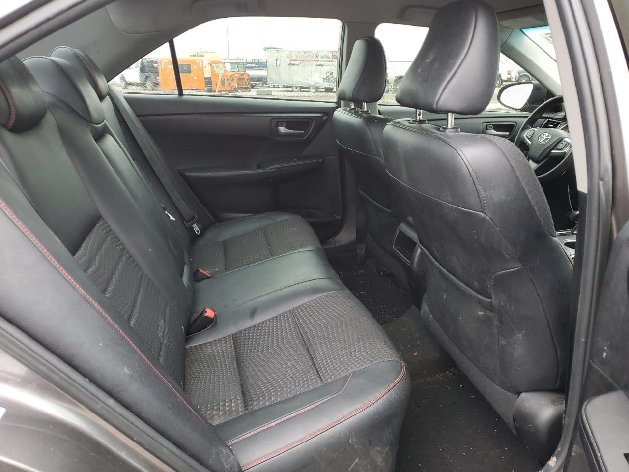 2015 Toyota Camry - Image 11