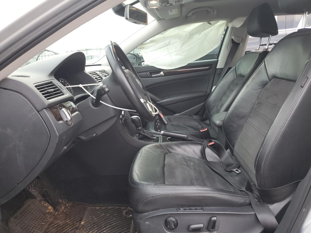 2015 Volkswagen Passat - Image 7