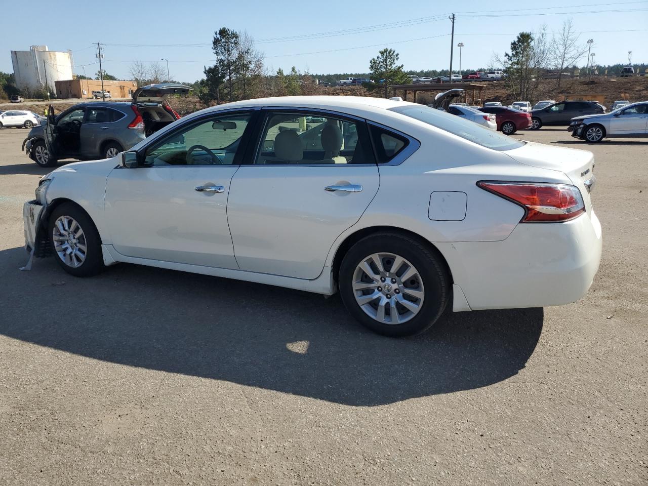 2014 Nissan Altima - Image 2