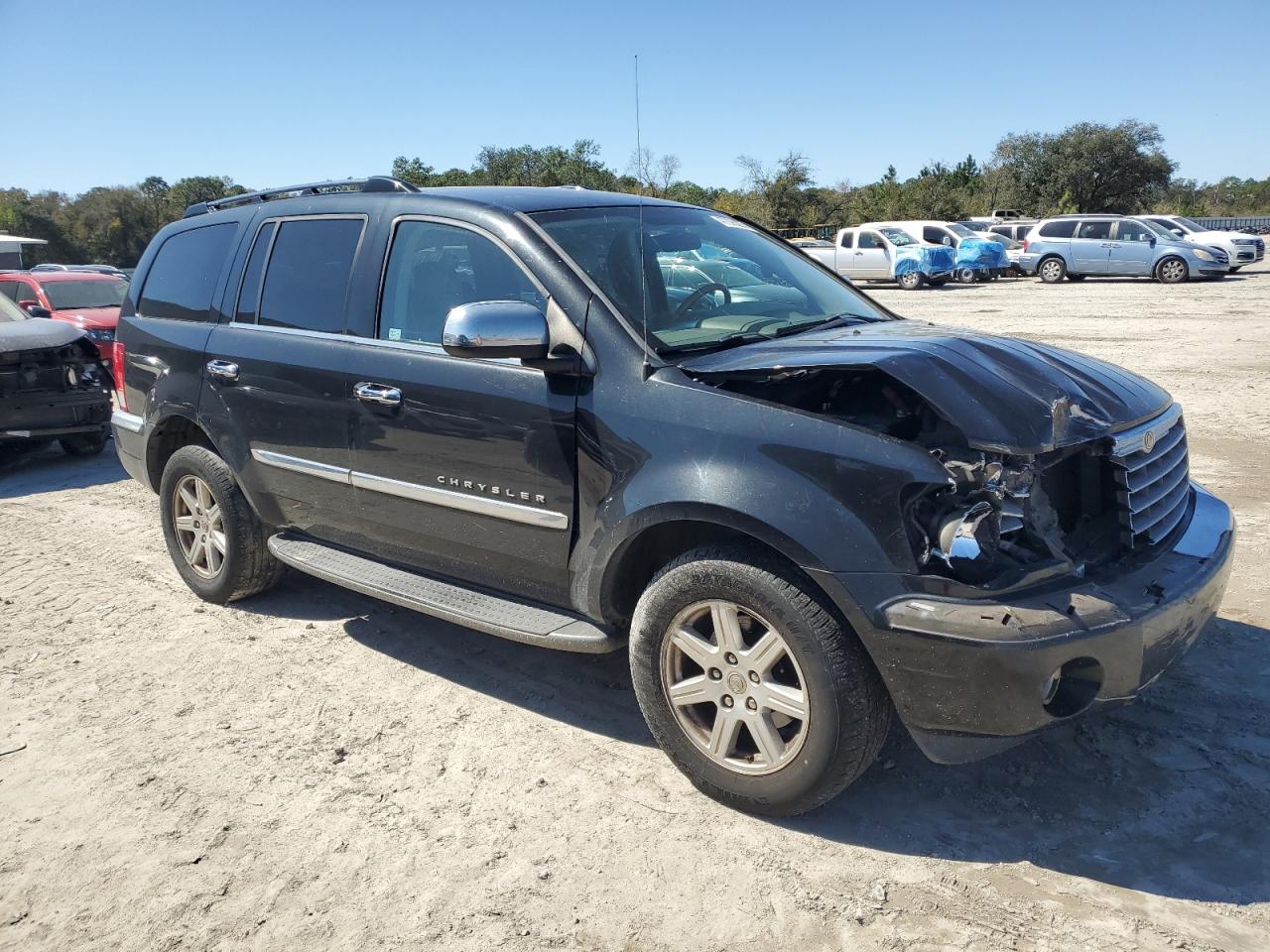 2007 Chrysler Aspen - Image 4