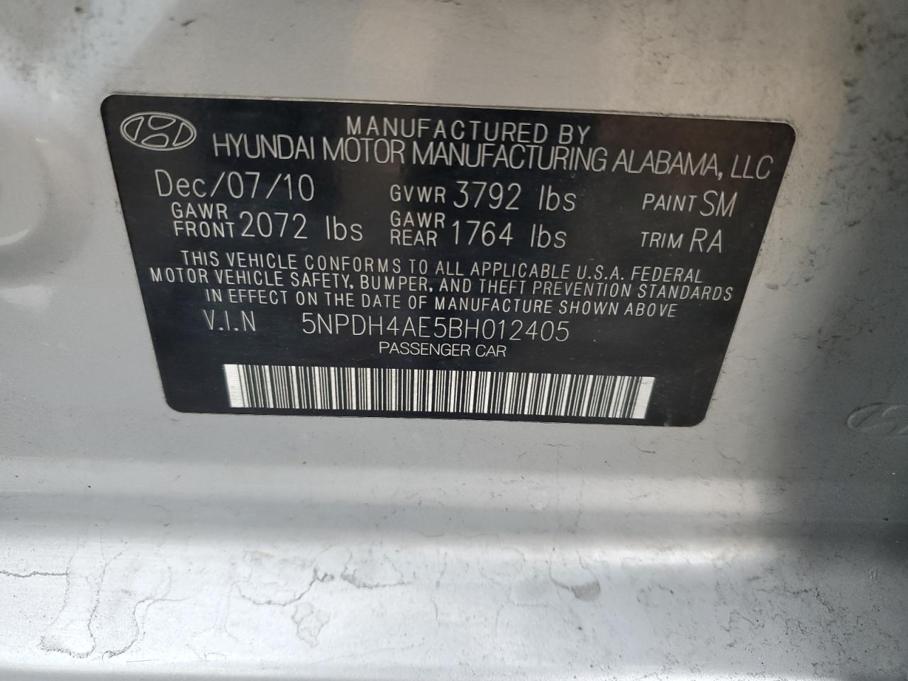 2011 Hyundai Elantra - Image 12