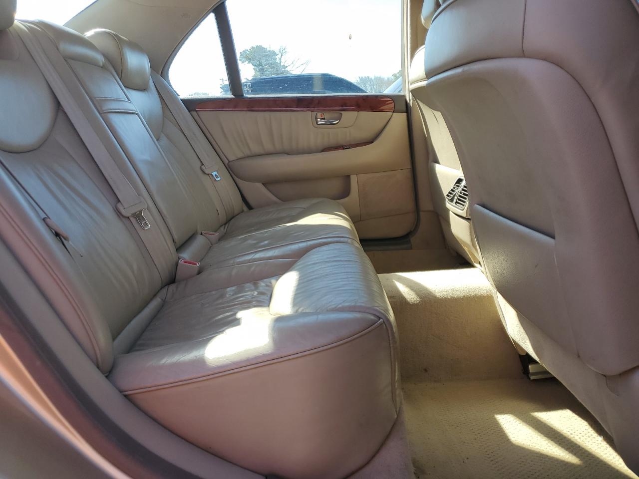 2002 Lexus LS - Image 10