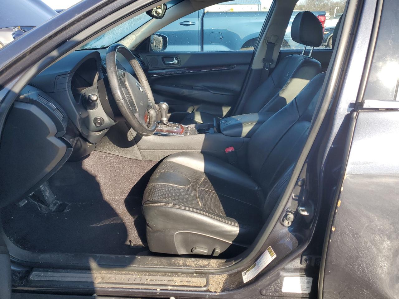 2011 Infiniti G - Image 7