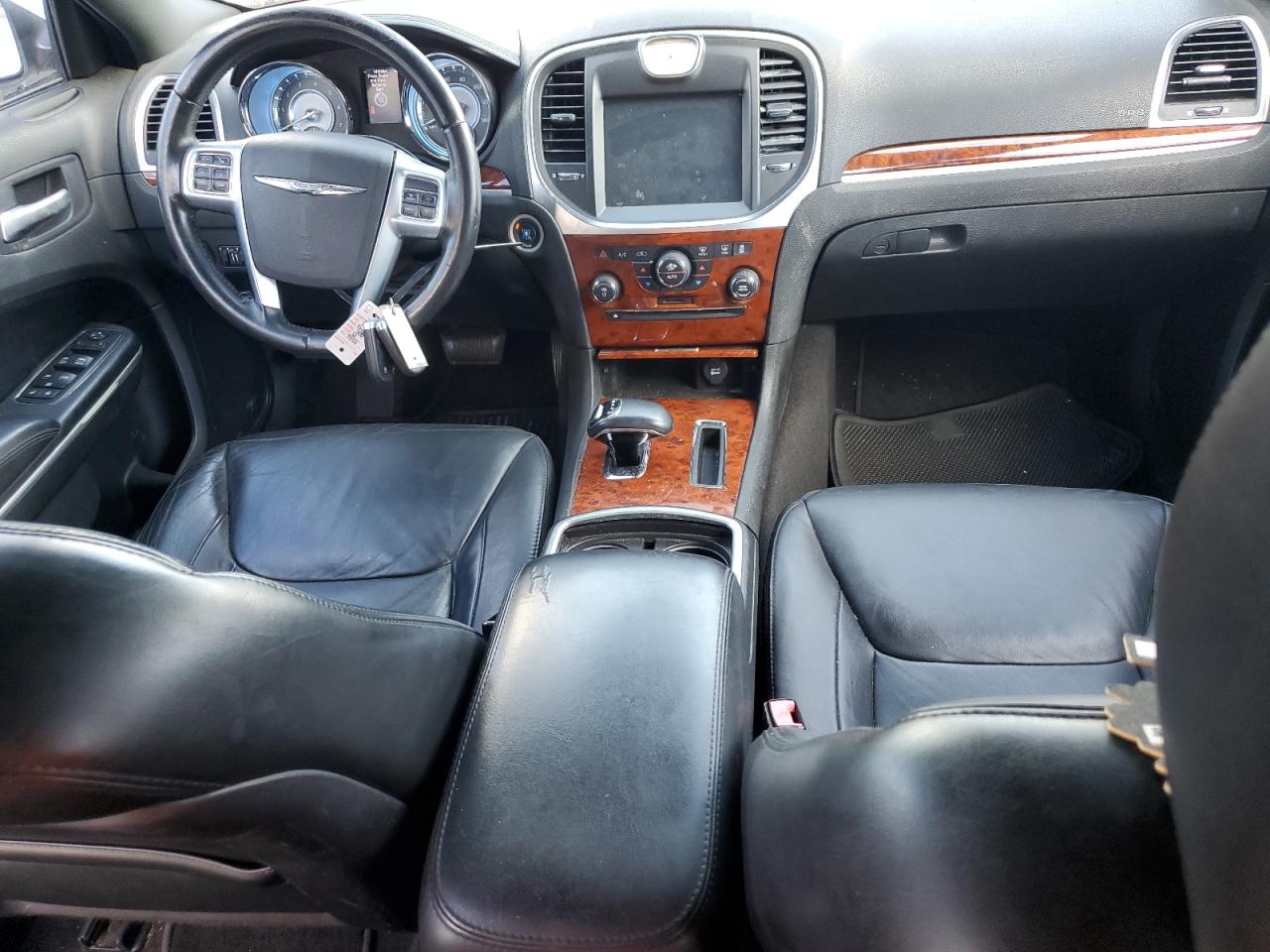 2013 Chrysler 300 - Image 8
