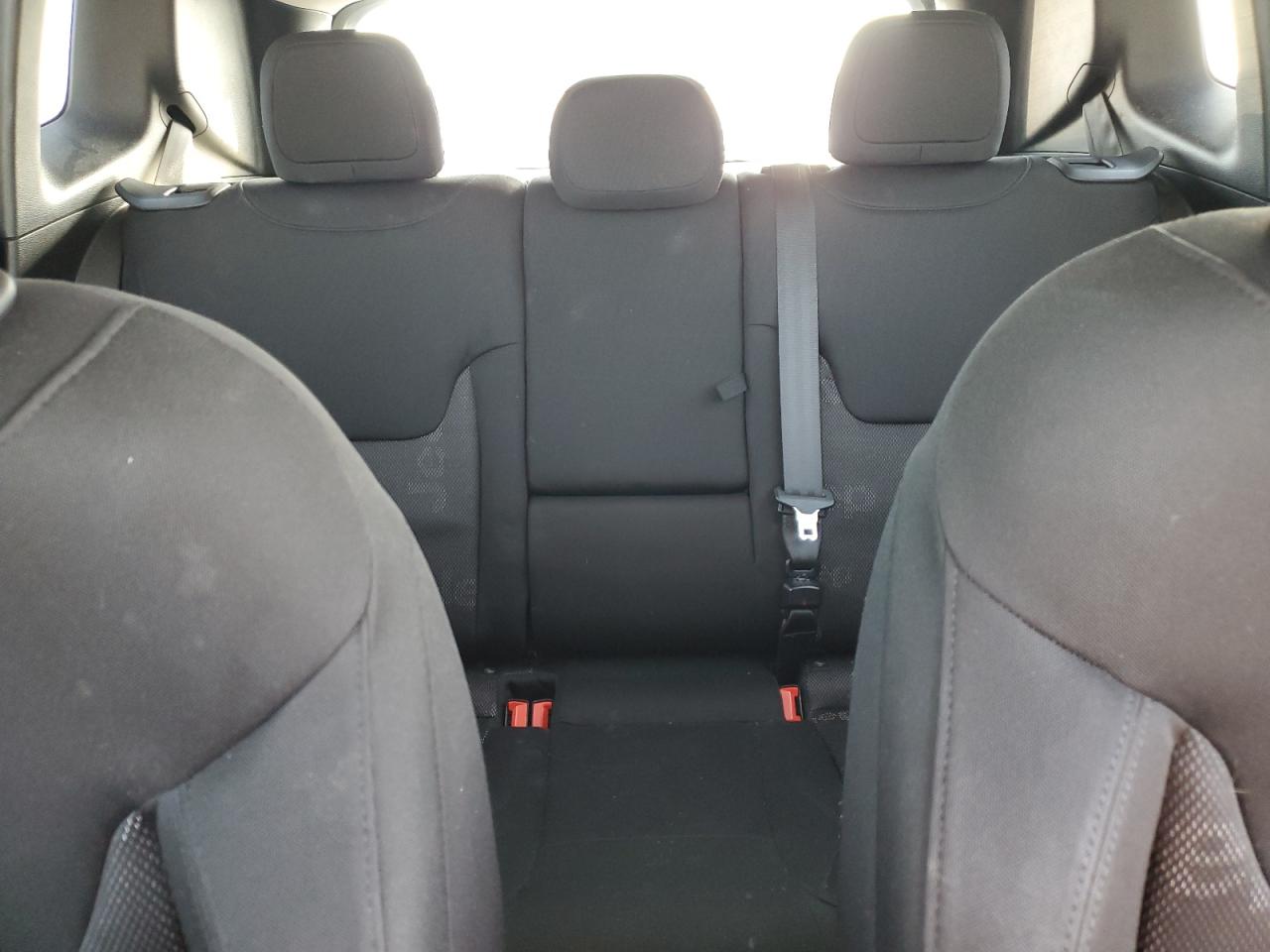 2015 Jeep Renegade - Image 10