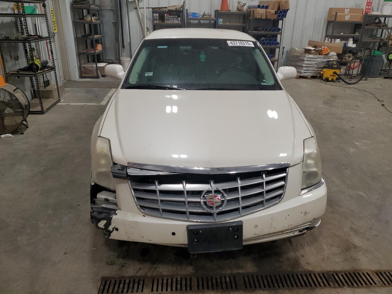 2008 Cadillac DTS - Image 5