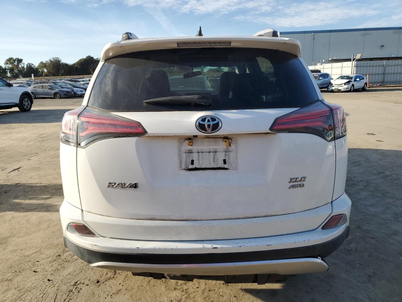 2016 Toyota RAV 4 - Image 6