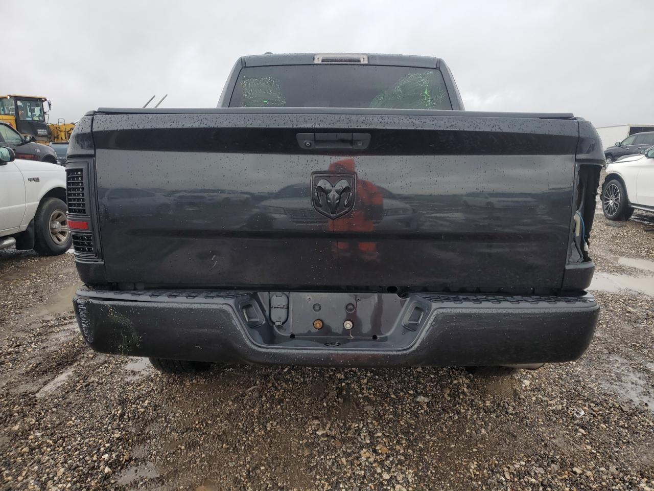 2016 RAM 1500 - Image 6