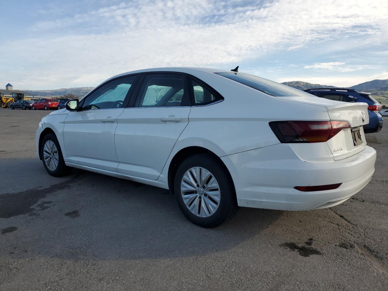 2019 Volkswagen Jetta - Image 2