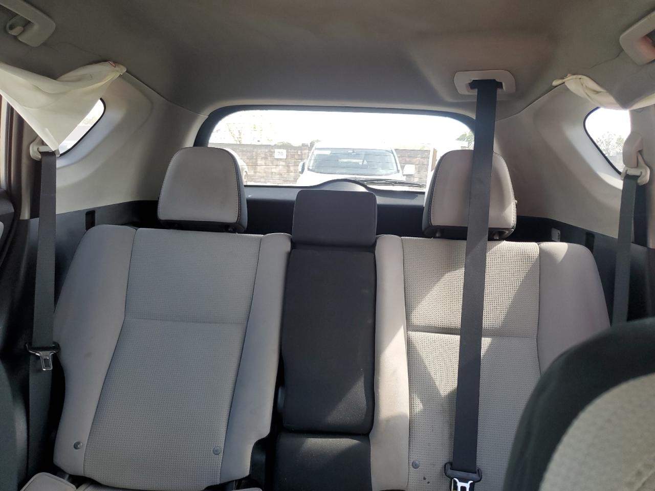2016 Toyota RAV 4 - Image 10