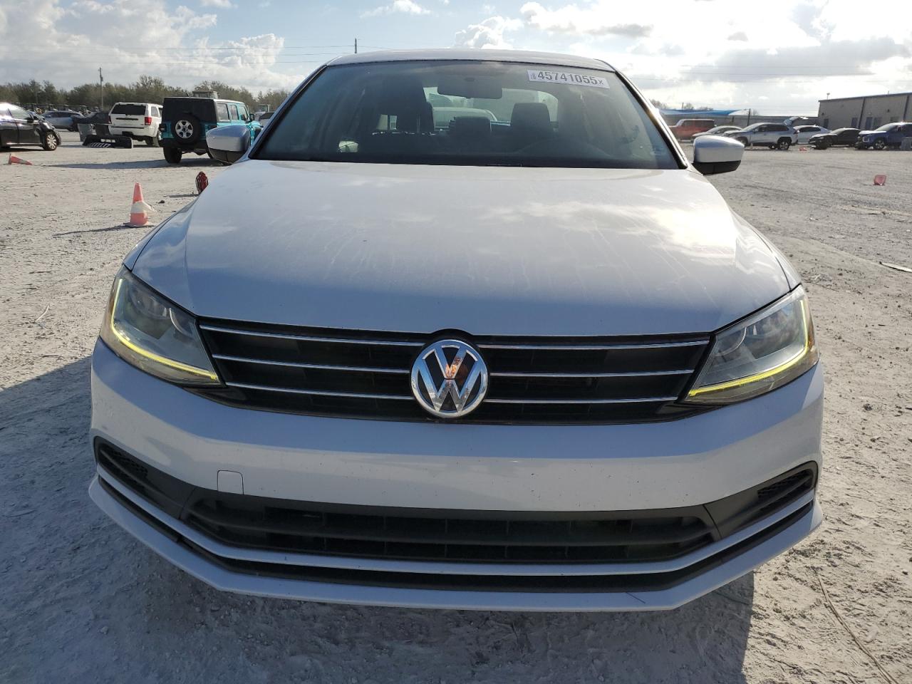 2017 Volkswagen Jetta - Image 5