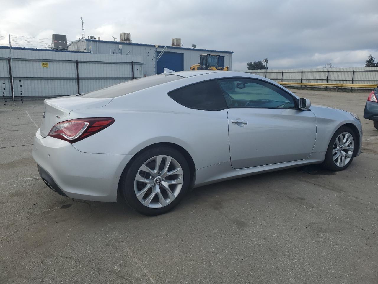 2014 Hyundai Genesis - Image 3