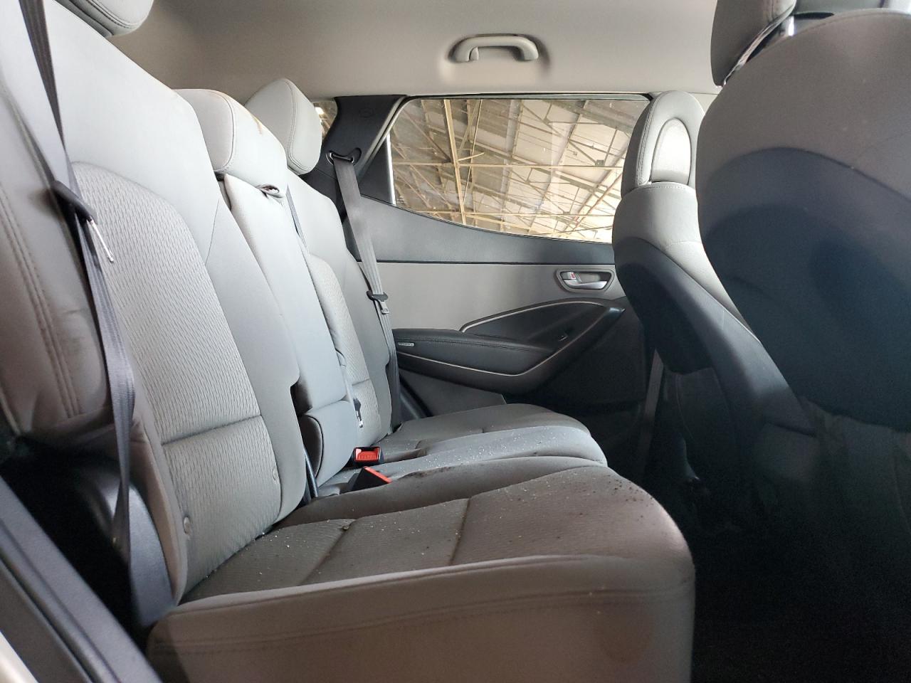 2017 Hyundai Santa Fe - Image 10